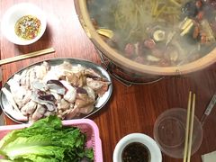 藥膳湯底-威邵鸡煲(西华路总店)
