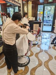 -东方先生国潮男士理发馆