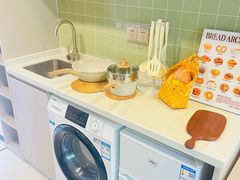 -东方体育中心(地铁站)