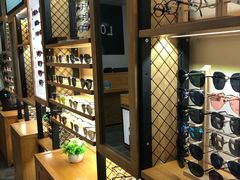 -LOGO眼镜·蔡司品牌折扣店(龙华清湖店)