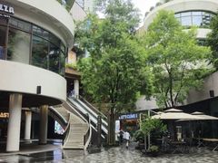 -瑞虹新天地月亮湾