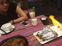 -香巴拉云南餐厅(华莱坞店)