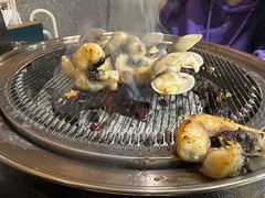 -围炉肉舍•炭烤活鳗•丹东海鲜烤肉(步行街店)