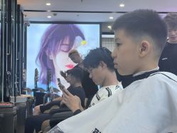 -藤野造型烫染·漂发