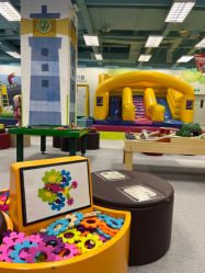 -莫莉幻想儿童乐园(三河燕郊永旺店)