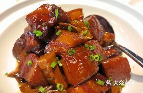 Braised Black Pig Pork with Squid