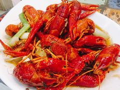 -扒虾小妹儿麻辣海鲜(宏图街店)