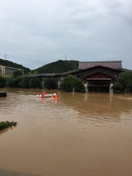 咸宁太乙国际温泉度假村-"简直是彻底的无语,三家人,九口人.下午我.