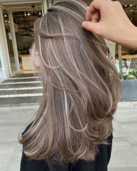 -Hello Lady发型设计