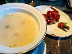 脆皮乳鸽-新荣记(BFC外滩金融中心店)
