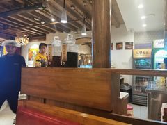 大堂-隔壁老王·家常云南菜(花巷店)