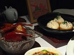 招牌脆皮乳鸽-悦轩中餐厅·高空江景·杭州柏悦酒店
