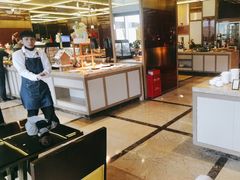 -大中华希尔顿酒店-念自助餐·嗨啤·小龙虾