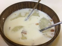-志龙皇冠吃货椰子铺