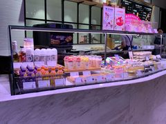 面包甜点陈列柜-巴黎贝甜·生日蛋糕(环球中心店)