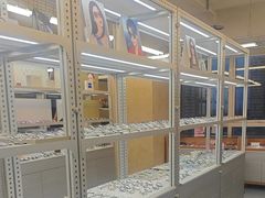 -无奔眼镜·蔡司·依视路授权店(朝阳大悦城店)