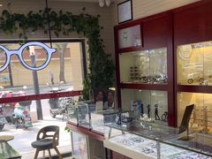 -吴良材眼镜(北中路店)