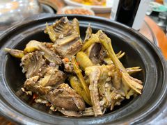 椒盐乳鸽-晶莹品鲜.顺德鱼生.特色桑拿菜