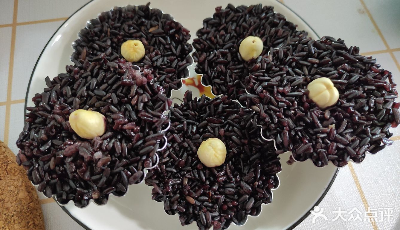 周末早餐,瓜瓜做了莲子黑米糕