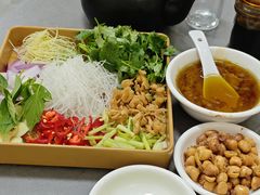 -官塘陈记鱼生·潮汕砂锅粥·潮汕生腌牛肉火锅(潮枫路总店)