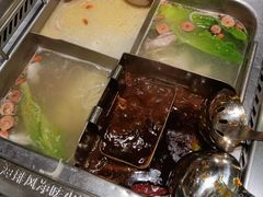 四宫格锅底-海底捞火锅(漕宝路店)