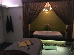 -迪瓦娜按摩和水疗中心