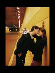 -现代经典婚纱摄影