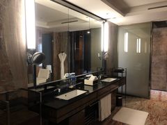 -广州天河希尔顿酒店