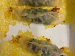 -东来菜馆•手抓海鲜家常菜•海鲜锅贴(鸽子窝店)