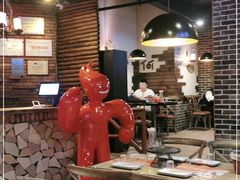 大堂-何师烧烤Pro ·江湖川菜·小龙虾·精酿(太古里旗舰店)
