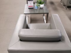 -上海冠松华奥奥迪4S店(张江店)