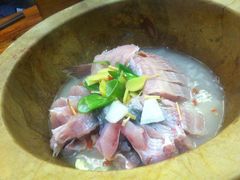 -滇香肴·云南菜蒸汽石锅鱼(云南北路店)