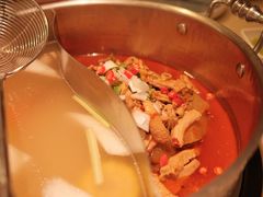 牛杂鸳鸯锅-左庭右院鲜牛肉火锅(浦江欢乐颂店)