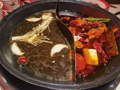 菌汤和牛鸳鸯锅-江北北火锅馆·公路夜市(魏公村店)