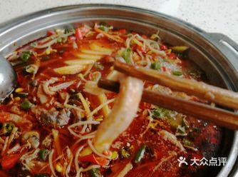 我的新年flag｜辣香扑鼻，这样做的兔肉太好吃，兔肉紧实Q弹