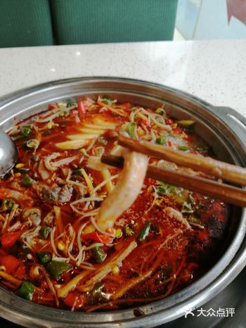 我的新年flag｜辣香扑鼻，这样做的兔肉太好吃，兔肉紧实Q弹