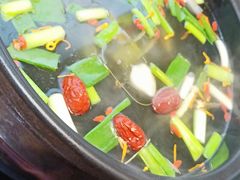 -陆记牛庄·碳锅龙虾烧烤(爱上花园店)