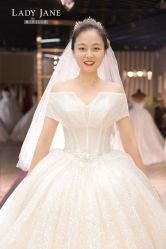 -Lady  Jane高端婚纱礼服馆