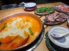 -洱火云南酸菜牛肉火锅(石景山当代商城店)