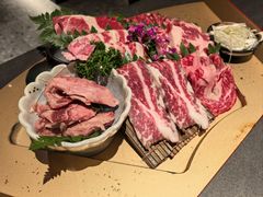 -铭牛烧肉·和牛海鲜自助(高新月牙湖店)