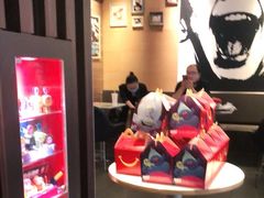 -麦当劳(汉口火车站候车室店)
