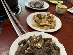 -菌之家·专业纯野生菌火锅·特色炒菌