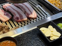 -臻牛烤肉