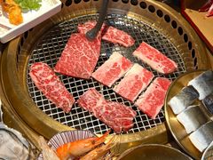 -铭牛烧肉·和牛海鲜自助(高新月牙湖店)