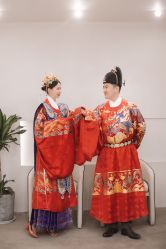 -洋洋婚纱品牌集合店