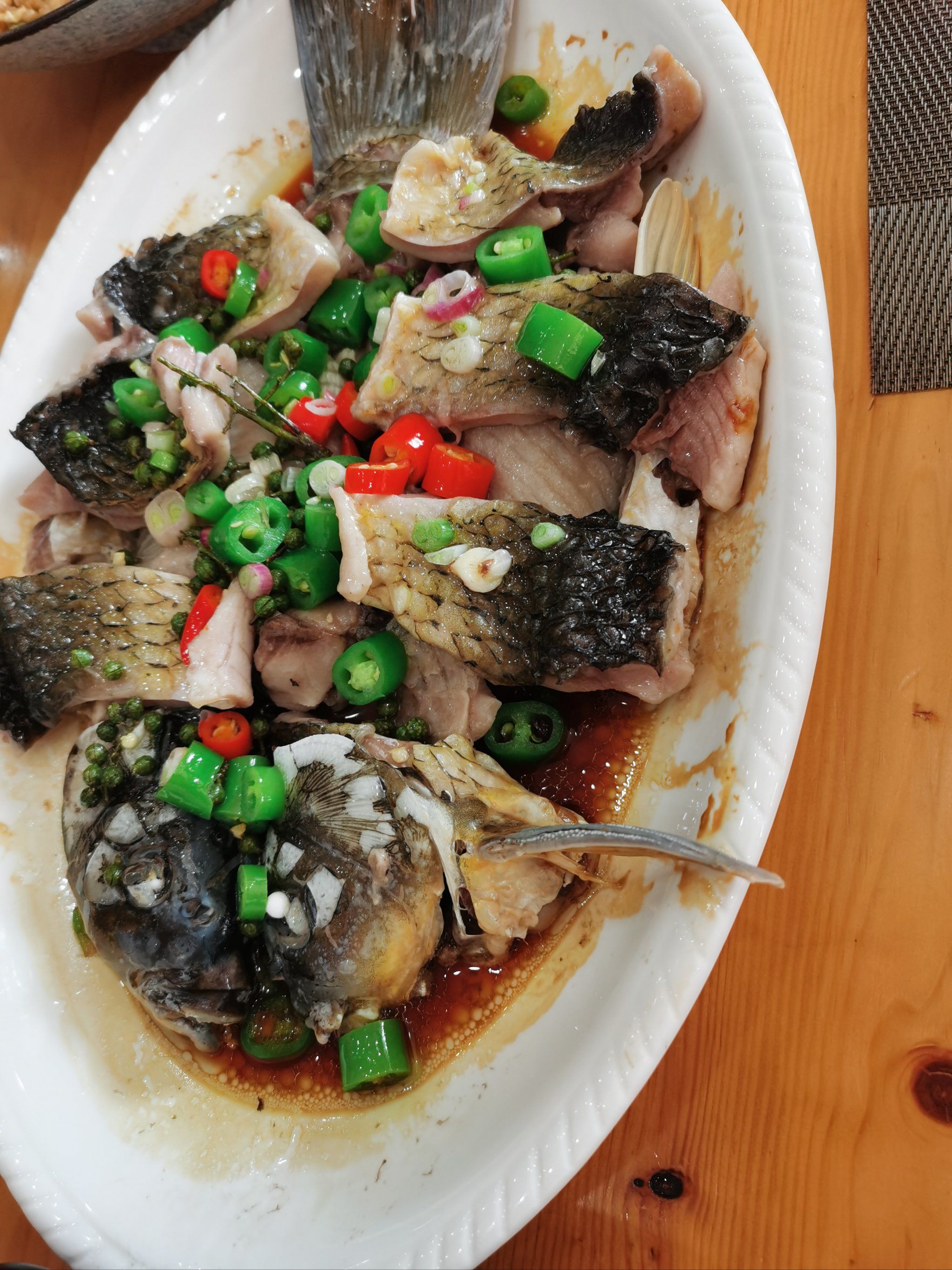 量非常足,三个人完全吃不完,色香味俱全