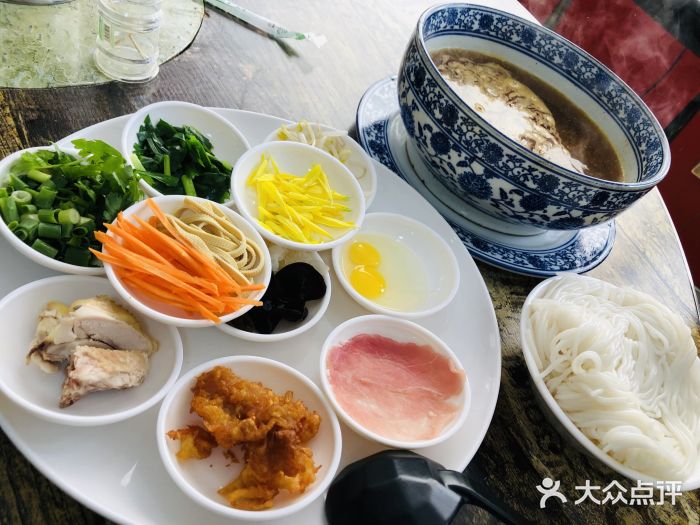 榴乡缘云南蒙自菊花过桥米线图片