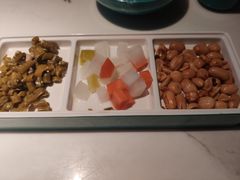 开胃小菜和餐前水果-荷塘秋月·本帮江浙菜(国权路店)