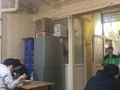 大堂-老字号杨坡红油米线腊汁肉夹馍(东四道巷店)