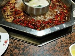 -杨肥肠火锅大排档(火车站花园店)